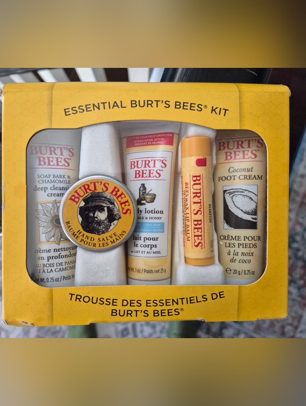 Burt's Bees Bath & Body Kit – Yellow and White Packaging